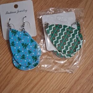 Bundle of 2 Christmas Drop Earings NWT